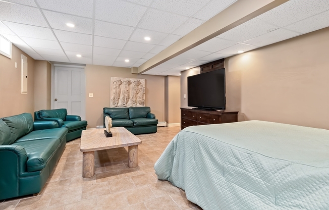 21 FAYETTE ST