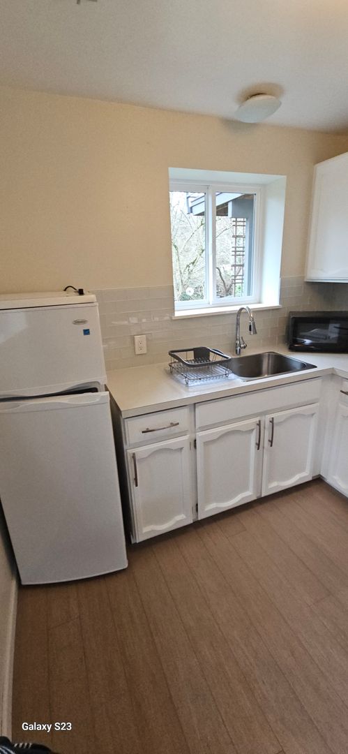 1 bed, 1 bath, $1,950, Unit Unit B