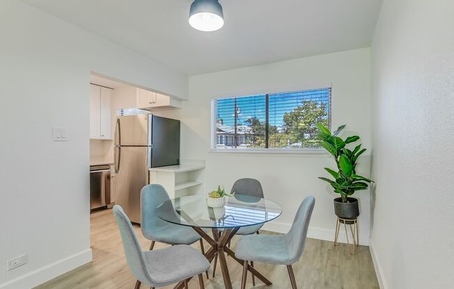 2 beds, 1.5 baths, 1,042 sqft, $1,450, Unit 115