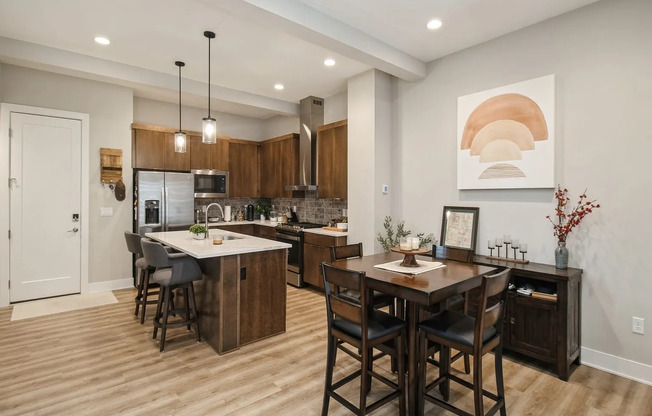 Luxurious 3-Bedroom, 2-Bathroom Townhouse – Des Moines