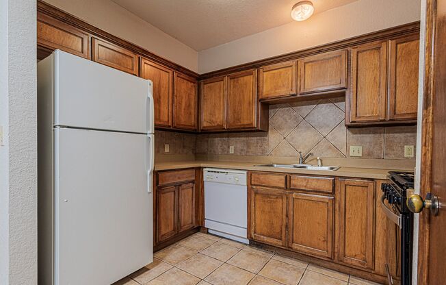 3 beds, 2 baths, $1,250