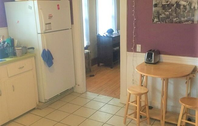 4 beds, 1 bath, $2,650, Unit 2