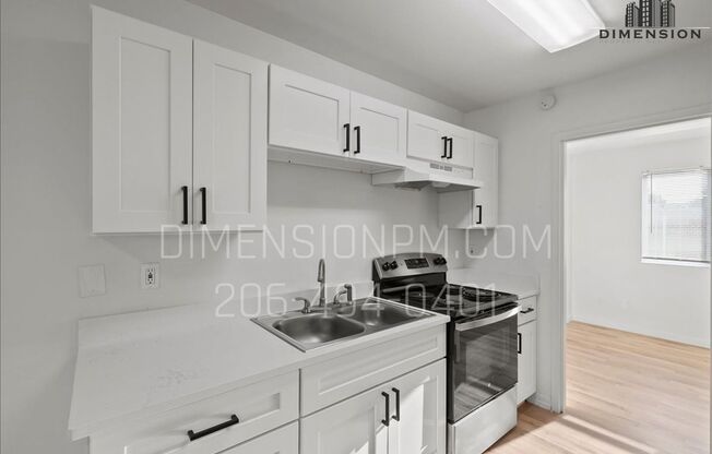 1 bed, 1 bath, 303 sqft, $975, Unit Unit 108