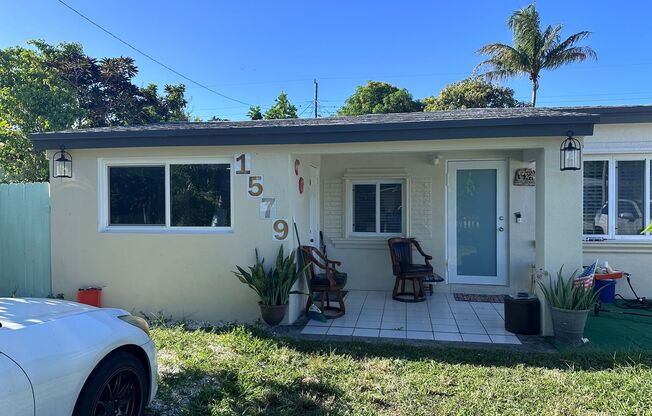 Studio in North Miami Beach Includes Utilities/ Estudio en North Miami Beach Incluye servicios públicos