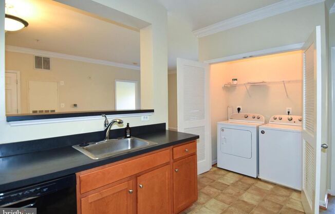 4850 Eisenhower Ave 407