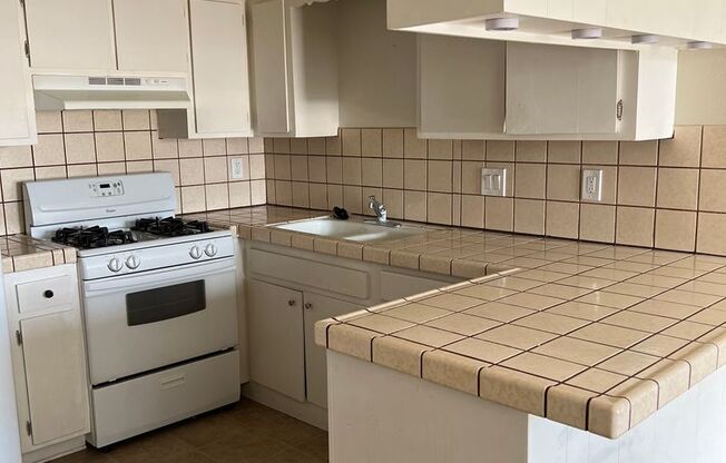 Cute Centrally Located Aparatment!