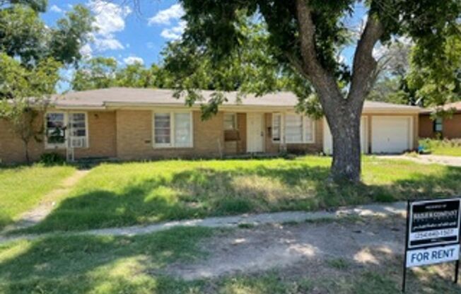 3 beds, 2 baths, $1,550