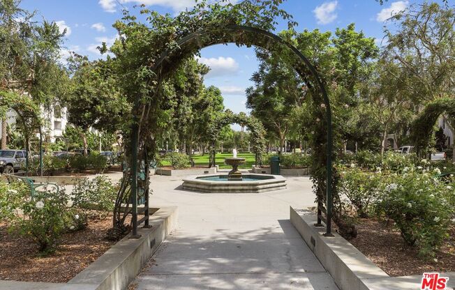 5625 Crescent Park W Apt 318