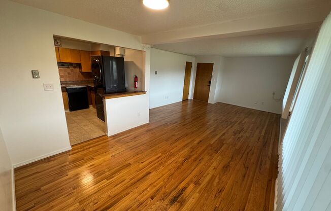 1 bed, 1 bath, 725 sqft, $1,095, Unit Unit 11