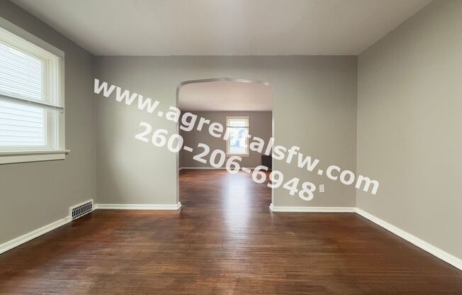 2 beds, 1 bath, 1,040 sqft, $895, Unit #2