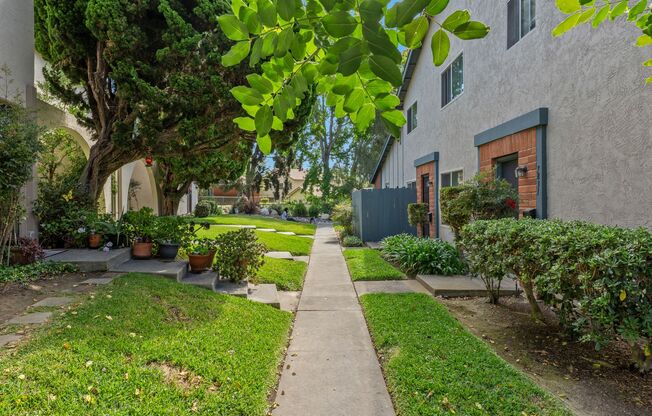 Beautiful UTC Townhome with Private Patio, Garage Parking, and Pool Access!