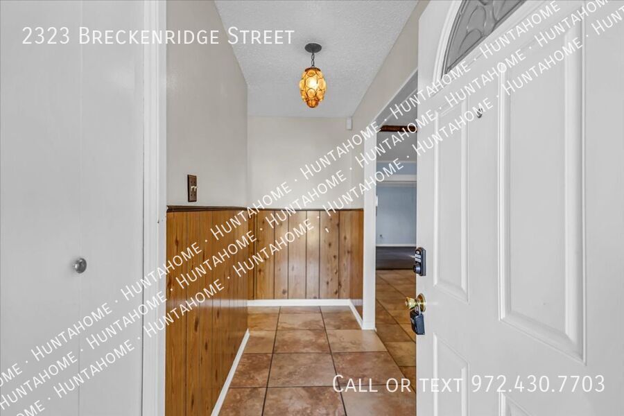 2323 BRECKENRIDGE ST