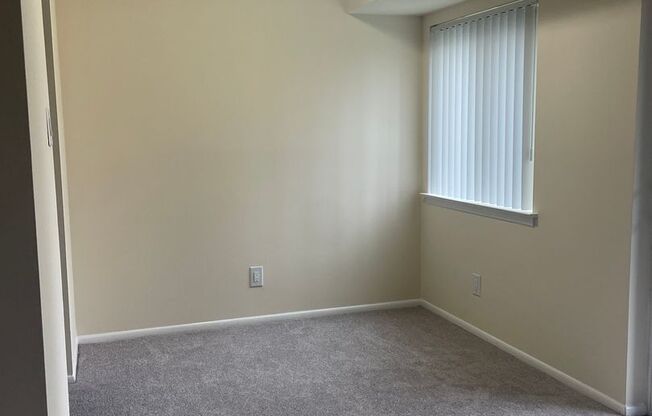 2 beds, 2 baths, 1,000 sqft, $1,925, Unit 14227 #203