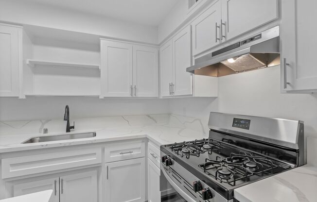 1 bed, 1 bath, 660 sqft, $1,575, Unit 136