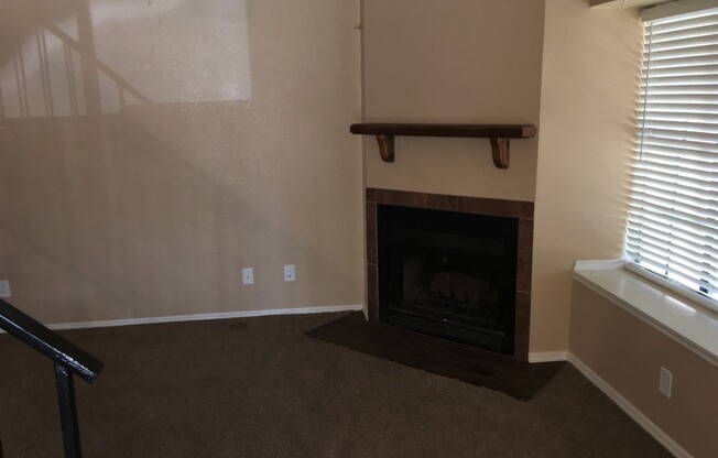 3 beds, 2 baths, $1,895, Unit Unit# 143