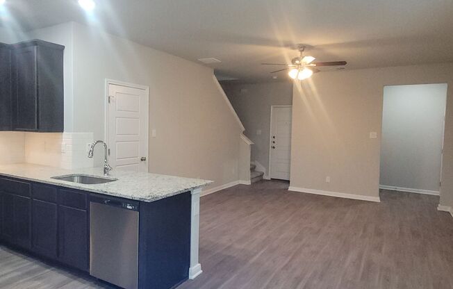 Luxury 3/2.5 Townhome in Cibolo
