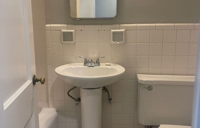 1 bed, 1 bath, 365 sqft, $1,150, Unit 14H