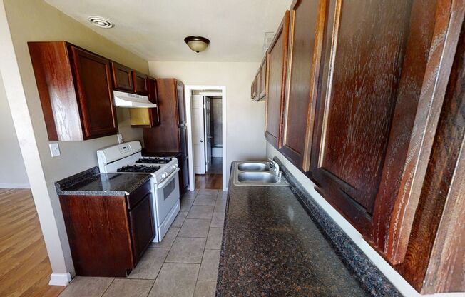 2 beds, 1 bath, $1,450, Unit D