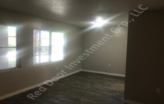 2 beds, 1 bath, $1,250, Unit 10