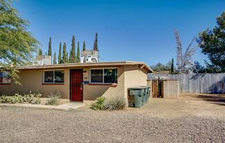 1 bed 1 bath in a prime location!