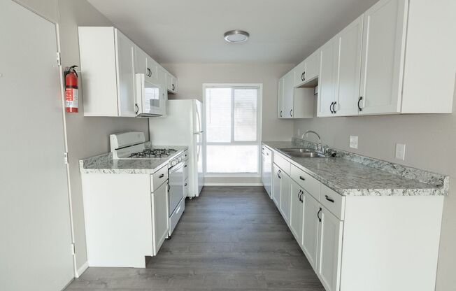 2 beds, 1 bath, 784 sqft, $1,100, Unit 1802 3E