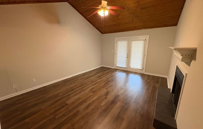 2 beds, 2 baths, $1,330, Unit Unit 622