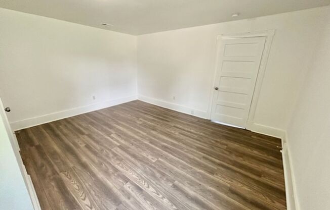 2 beds, 1 bath, $895