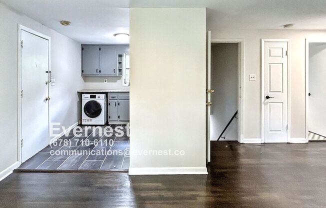 295 STERLING ST SE
