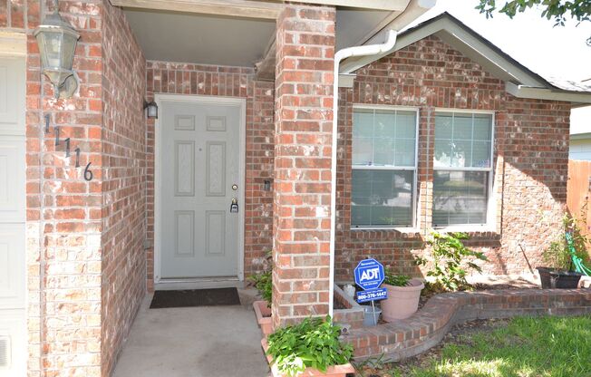 Bedroom 2 Bath Home in Desirable NW Bridgewood Subdivision