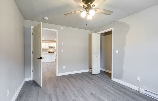 3 beds, 1 bath, 1,250 sqft, $1,999, Unit 3015 - P1