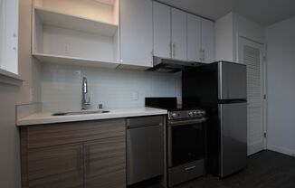 Studio, 1 bath, 255 sqft, $1,025, Unit 315