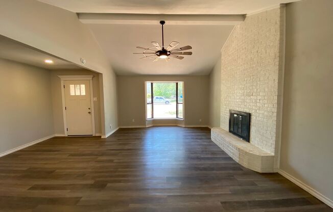 Spacious and Stunning Home with Solar Panels – Your Dream Property AWAITS!