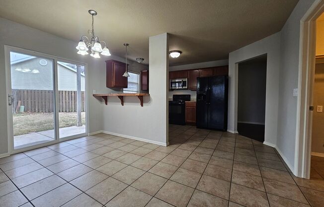 3 beds, 2 baths, $1,550