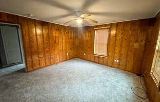 2 beds, 1 bath, $650