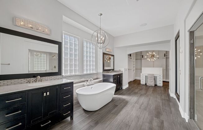 3 beds, 3.5 baths, $5,295