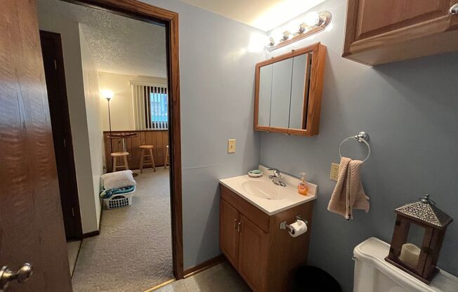 Great 3 BR/2 BA Townhome in Vadnais Heights!