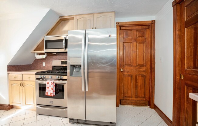 2 beds, 1.5 baths, 1,200 sqft, $2,600, Unit 2