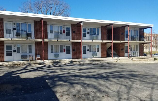 1 bed, 1 bath, 500 sqft, $600, Unit 1C