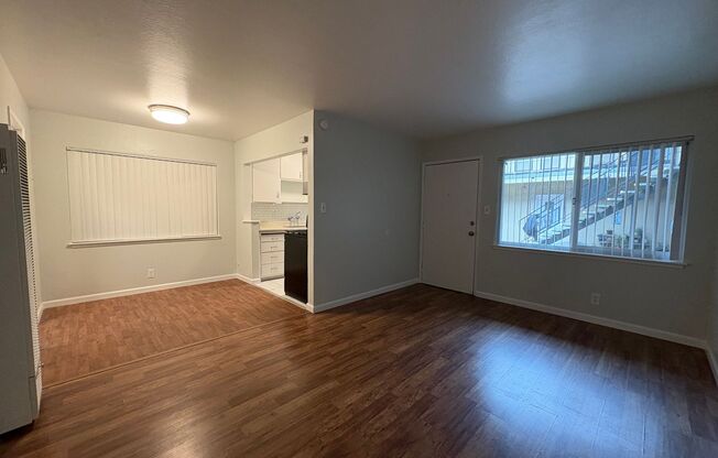 3189-3201 Cadillac Drive