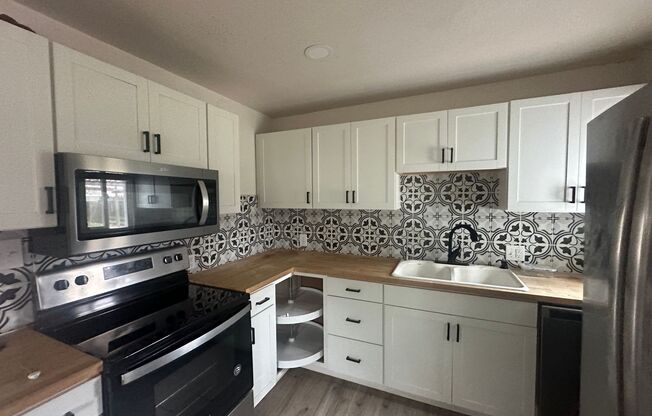 2 beds, 1 bath, $1,675