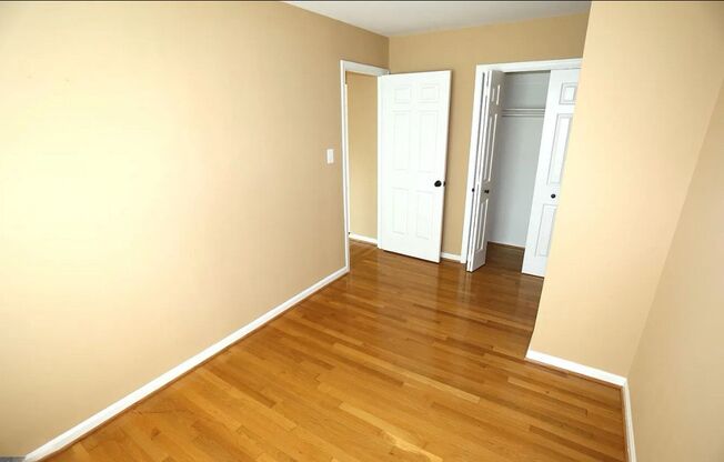 Updated North Bethesda Townhome — 3 Bedrooms, 2 Bathrooms, Assigned Parking — Across from Montgomery Mall
