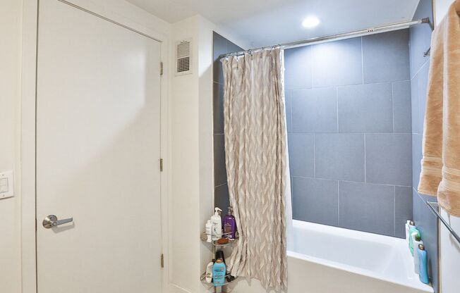 1 bed, 1 bath, 700 sqft, $2,295, Unit 306