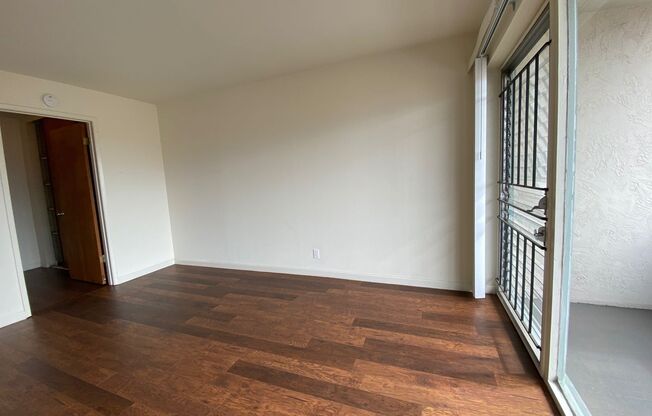 0740O - The Mariposa Apartments