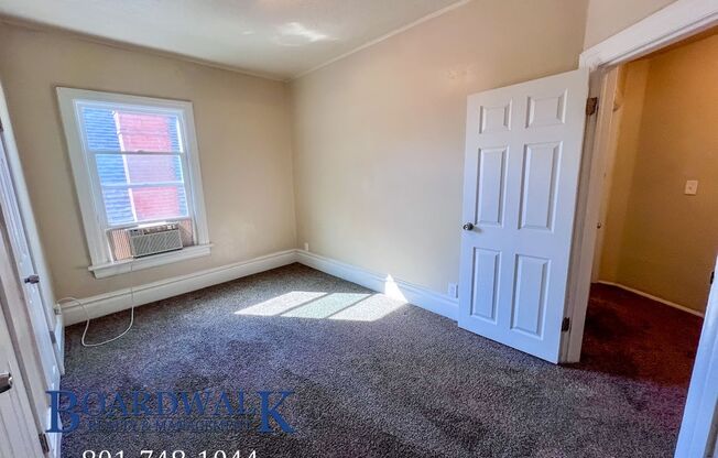 2 beds, 1 bath, 800 sqft, $1,100, Unit 218 W. 300 N. #4