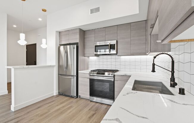 1 bed, 1 bath, 650 sqft, $3,700, Unit 606