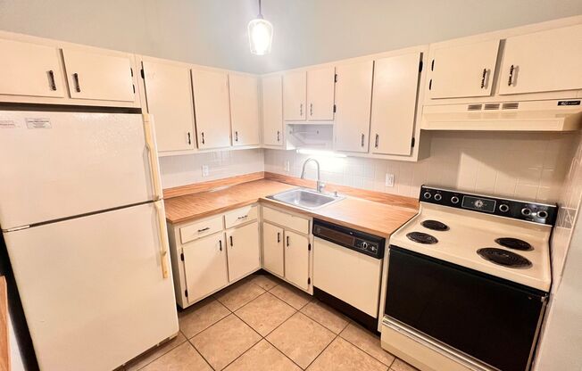 2 beds, 2 baths, $1,499, Unit UNIT 202