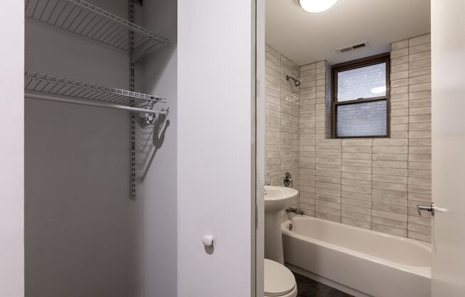2 beds, 1 bath, $2,275, Unit 207