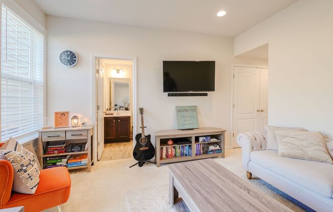 UPSCALE 3 BEDROOM 3.5 BATH HOME IS AVAILABLE NOW IN UPPER MARLBORO!