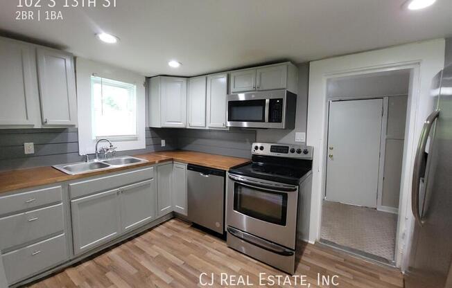 102 S 13 ST