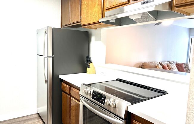 2 beds, 2 baths, 992 sqft, $2,355, Unit 165 (Furnished)